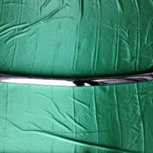 Передний бампер Ваз 21011-13 с резинкой и крепежом