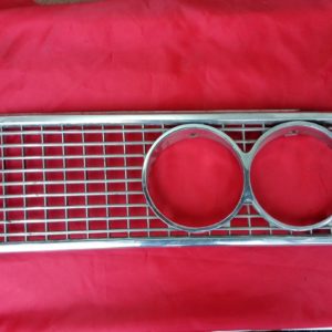 Б/у Левая сторона решетки с очками Ваз 2103 - AUTOKARMAN